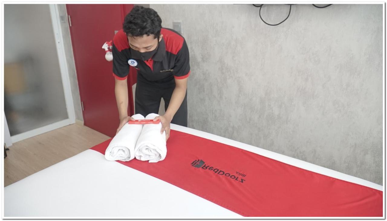 RedDoorz Plus near Chadstone Mall Bekasi Zewnętrze zdjęcie