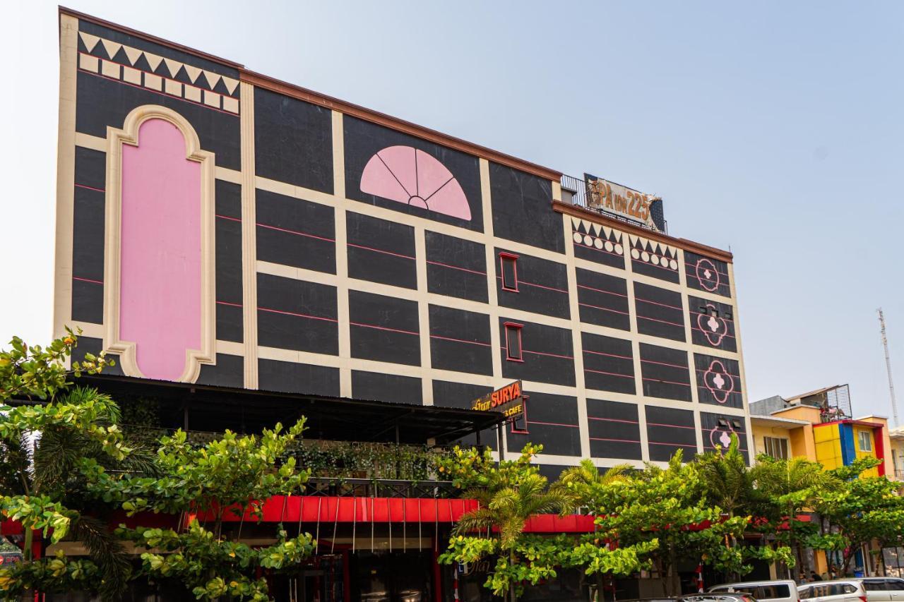 Hotel RedDoorz Plus near Chadstone Mall Bekasi Zewnętrze zdjęcie