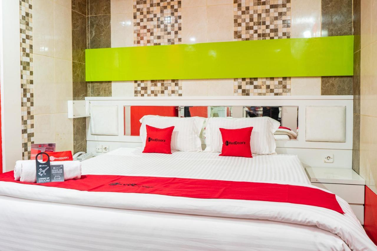 Hotel RedDoorz Plus near Chadstone Mall Bekasi Zewnętrze zdjęcie